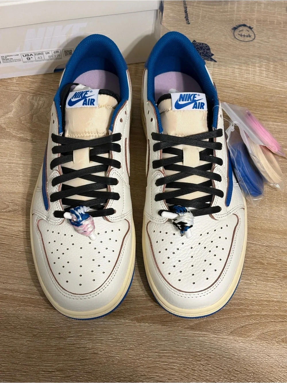 Jordan 1 low × Travis Scott Fragment 2.0
